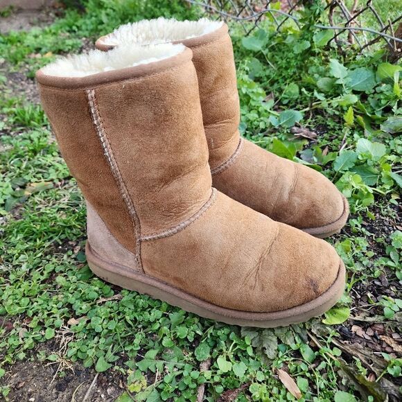 UGG AUSTRALIA - Womens Winter Boots - SIZE 6 - Picture 1 of 9